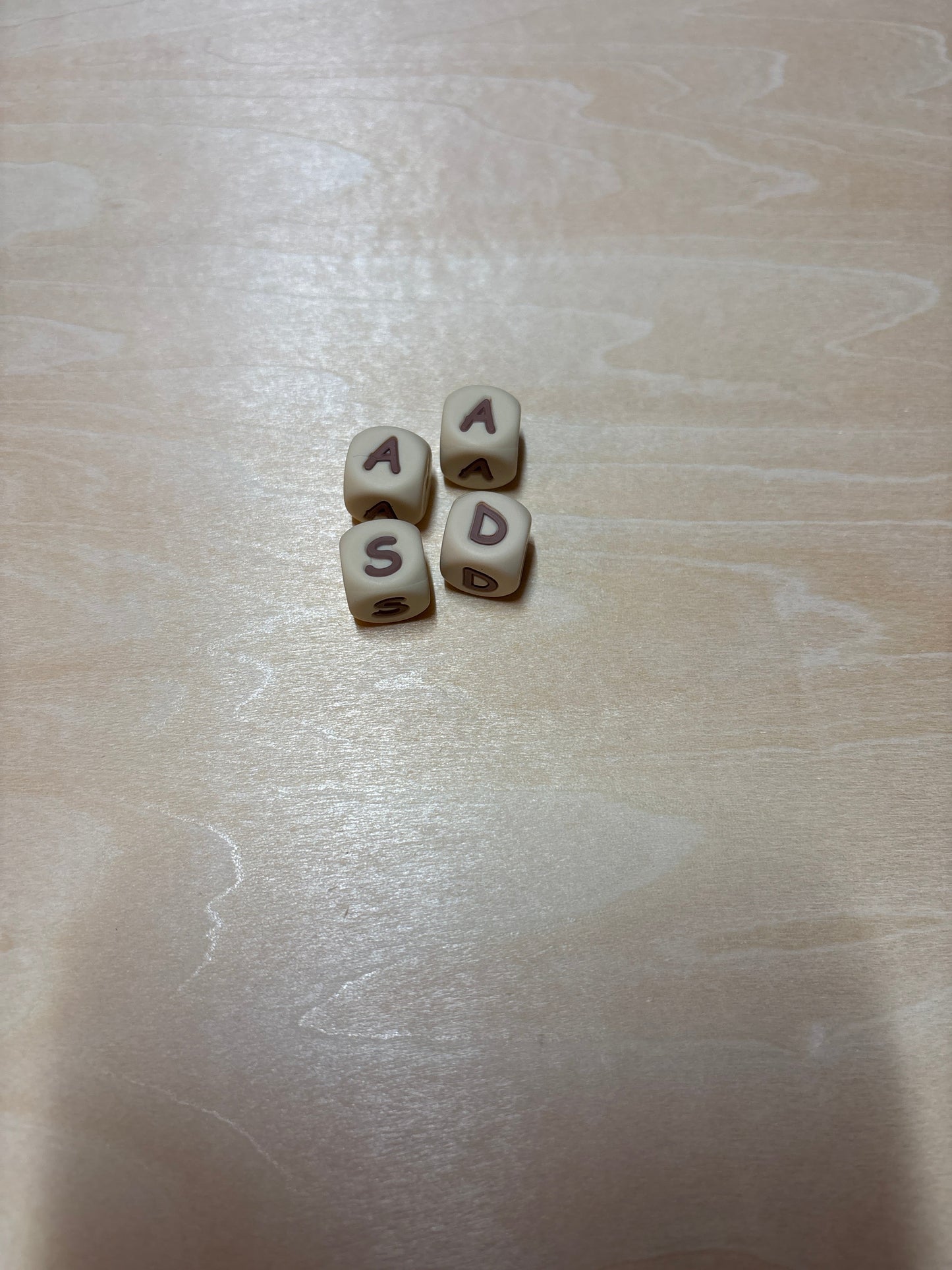 Mix lettres beige / camel 50 pcs
