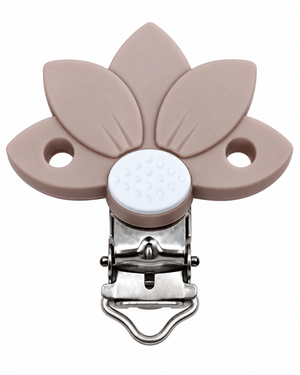 Clip fleur de lys rose cassé 