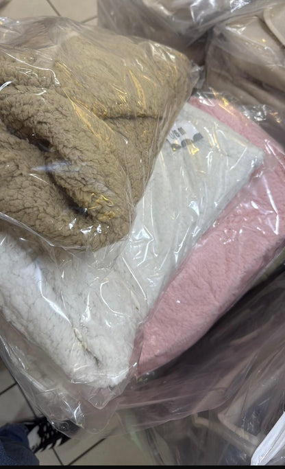 Cape porte bébé siège auto pilou pilou