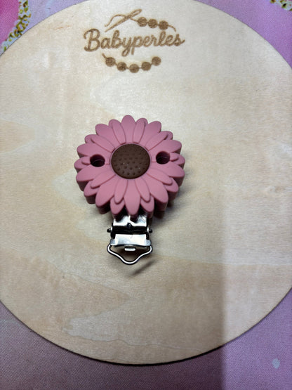 Daisy flower clip