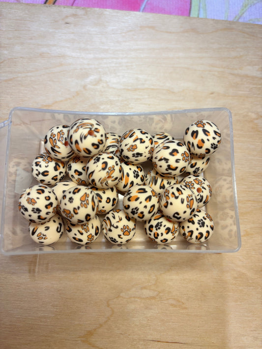 Perles léopard avec petites pattes 15 mm