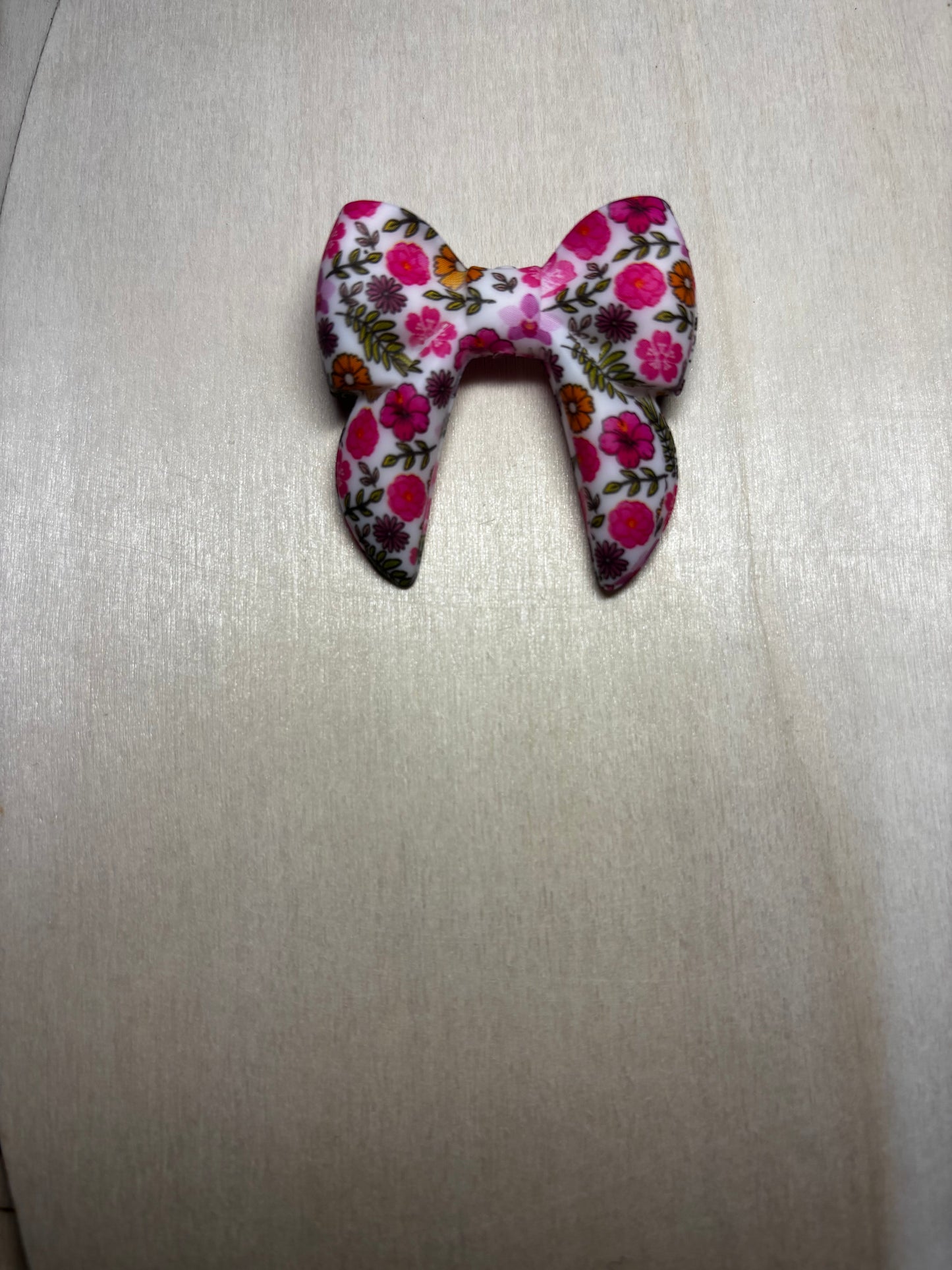 Grand noeud de papillon fleurs