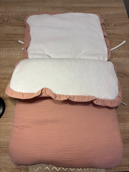 Nid d’ange en coton de gaz  ou minky polaire